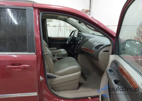 2014 Chrysler Town & Country Touring z USA, uszkodzony, nr VIN 2C4RC1BG5ER437164